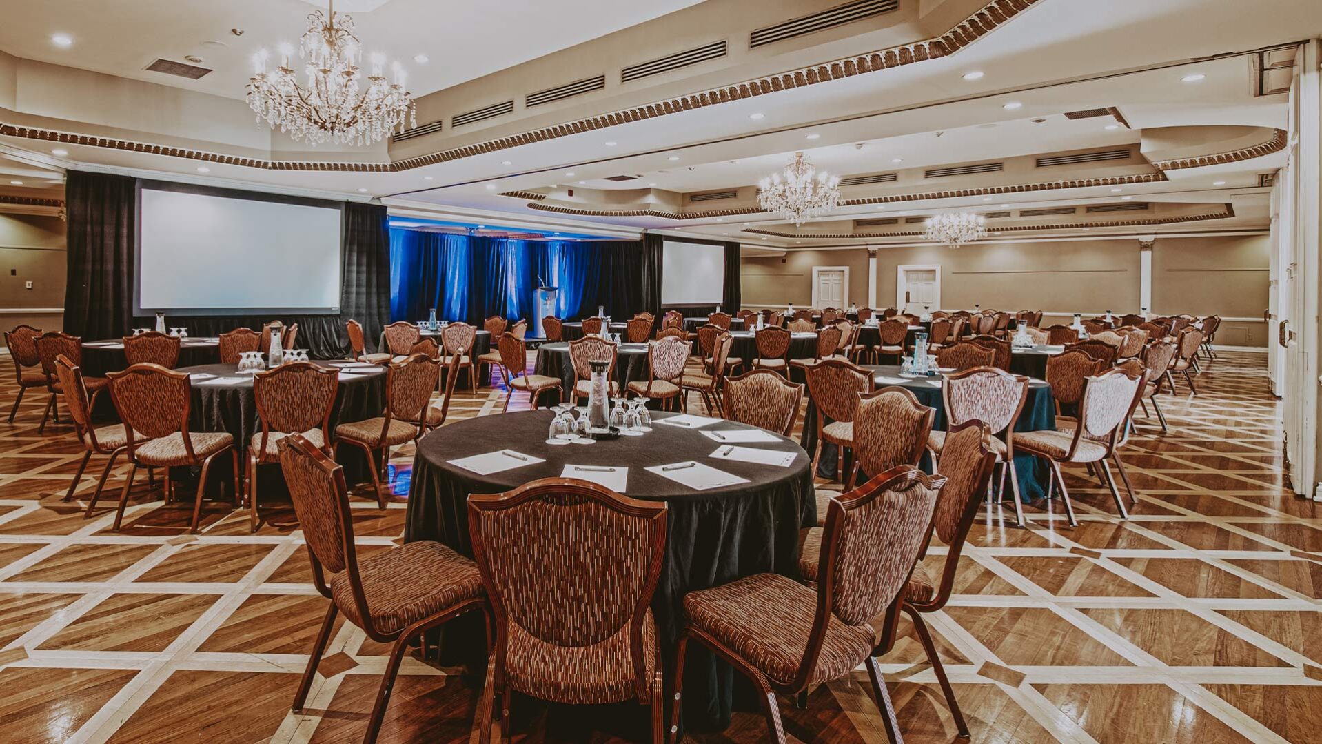 Elegantly furnished conference room at Queen’s Landing in Niagara-on-the-Lake.