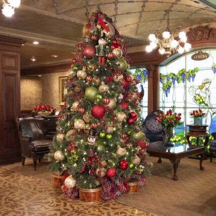 Pre-Christmas Sale with Vintage Hotels in Niagara-on-the-Lake