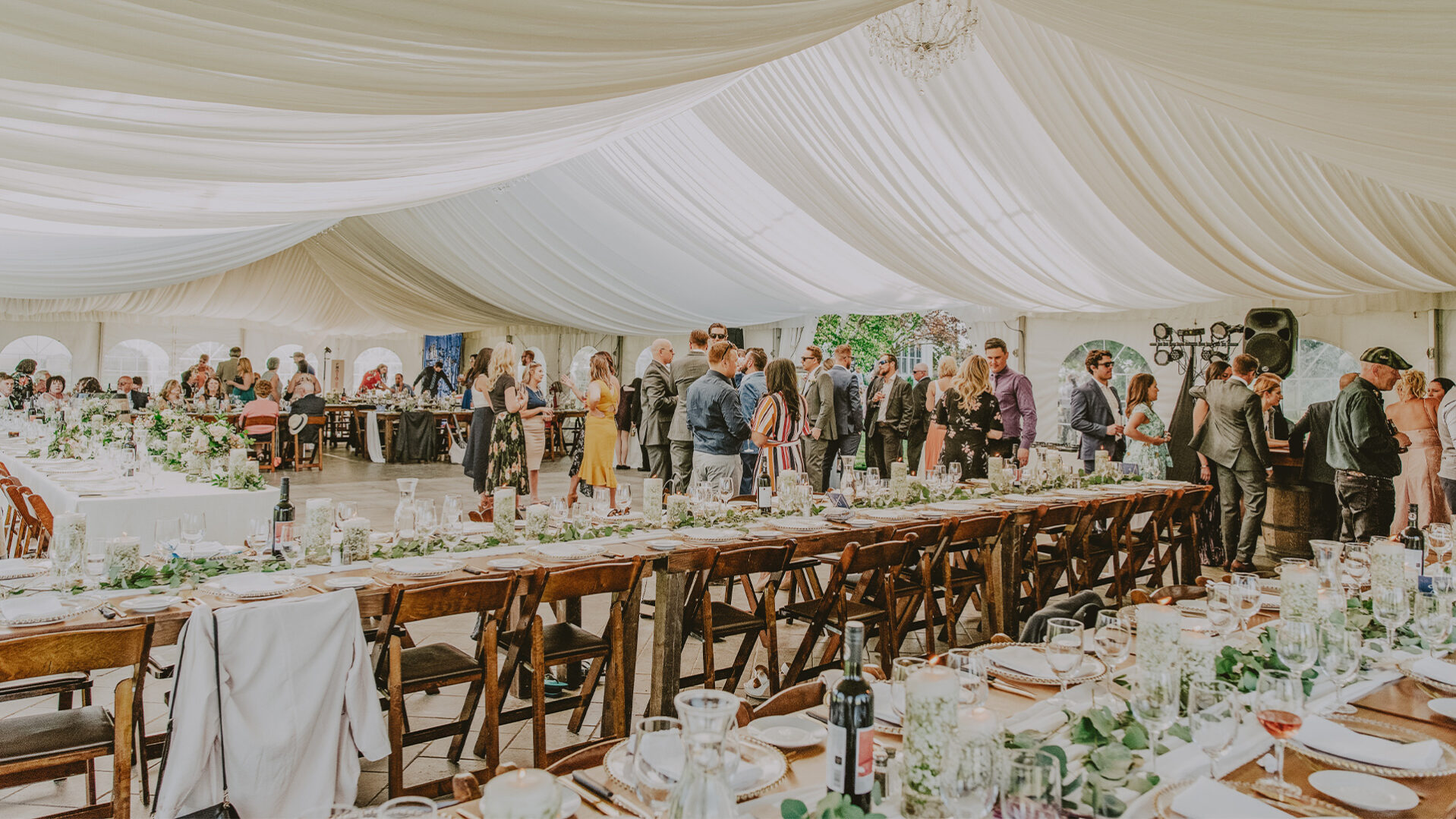 Wedding reception in the Moyer Marquee at Sue-Ann Staff Estate Winery in Niagara-on-the-Lake