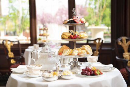 A Mother’s Day high tea experience hosted at The Drawing Room in Niagara-on-the-Lake.