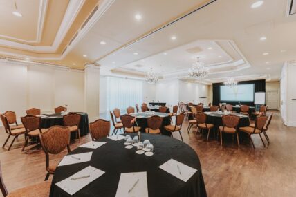 A conference space at the Queen’s Landing hotel that accommodates hybrid hosting in Niagara-on-the-Lake.