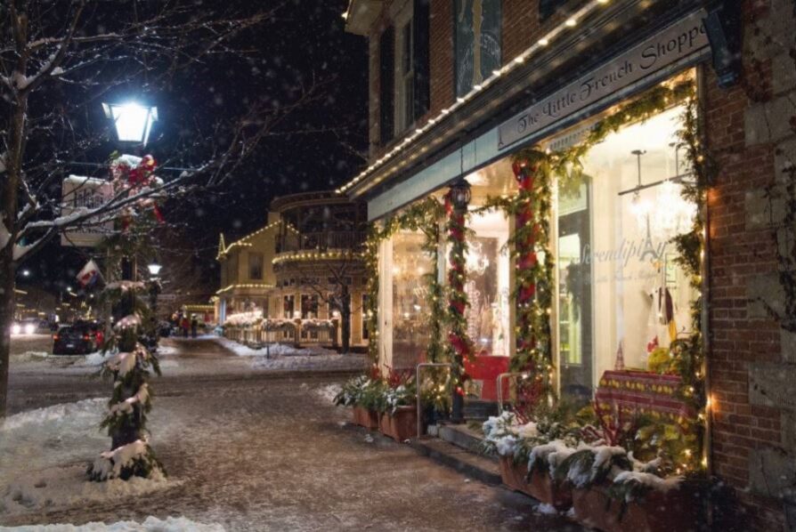 Holiday shopping in Niagara-on-the-Lake