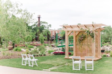 La Petit Pavilion wedding ceremony space in The Gardens at Pillar and Post in Niagara-on-the-Lake.