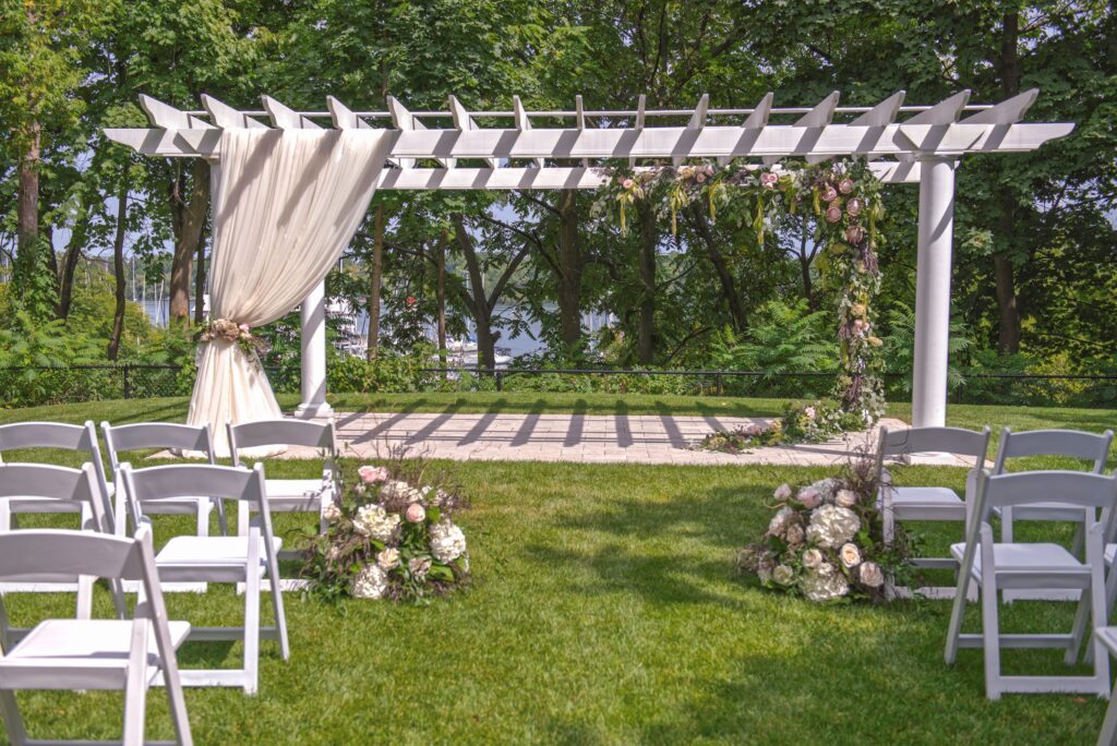 An outdoor wedding venue at the Water View Garden in Niagara-on-the-Lake.