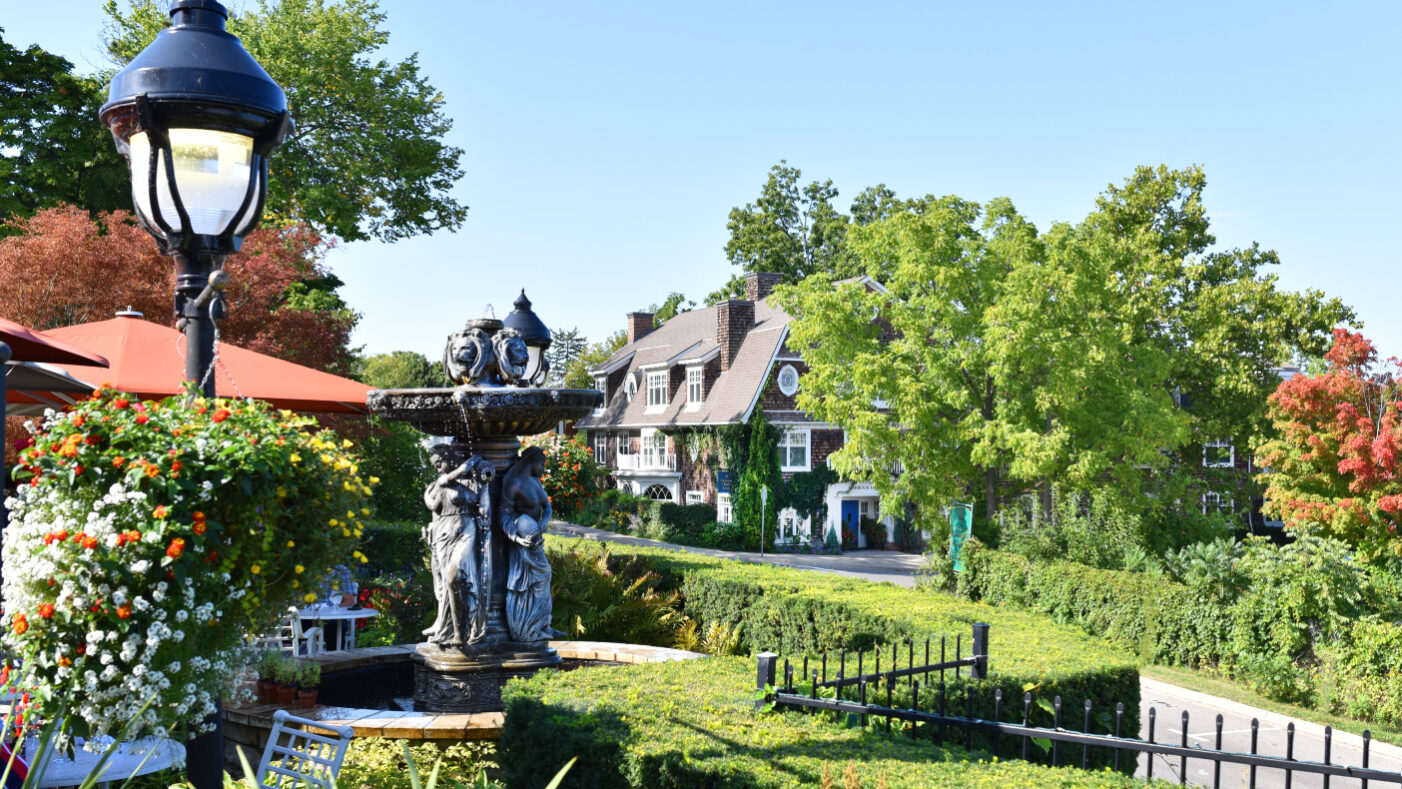 An outdoor meeting location in Ontario