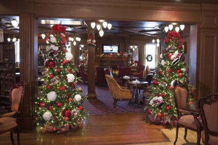 The entrance to Churchill Lounge on New Year’s Eve in the Prince of Wales hotel.