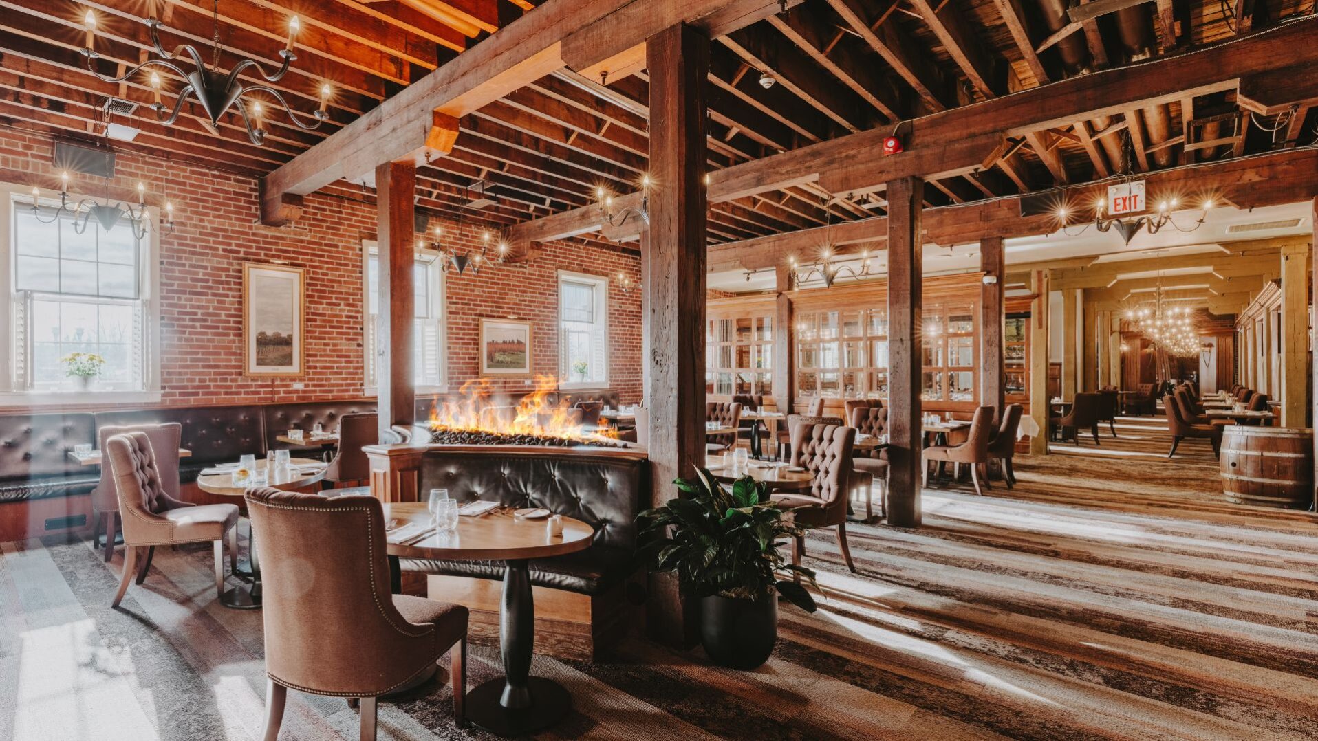 Cannery Restaurant dining area at the Pillar & Post Hotel in Niagara-on-the-Lake