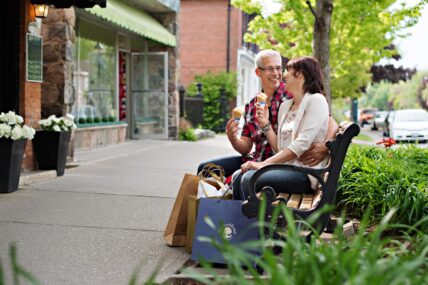 A couple shopping in Niagara-on-the-Lake during Thanksgiving weekend.